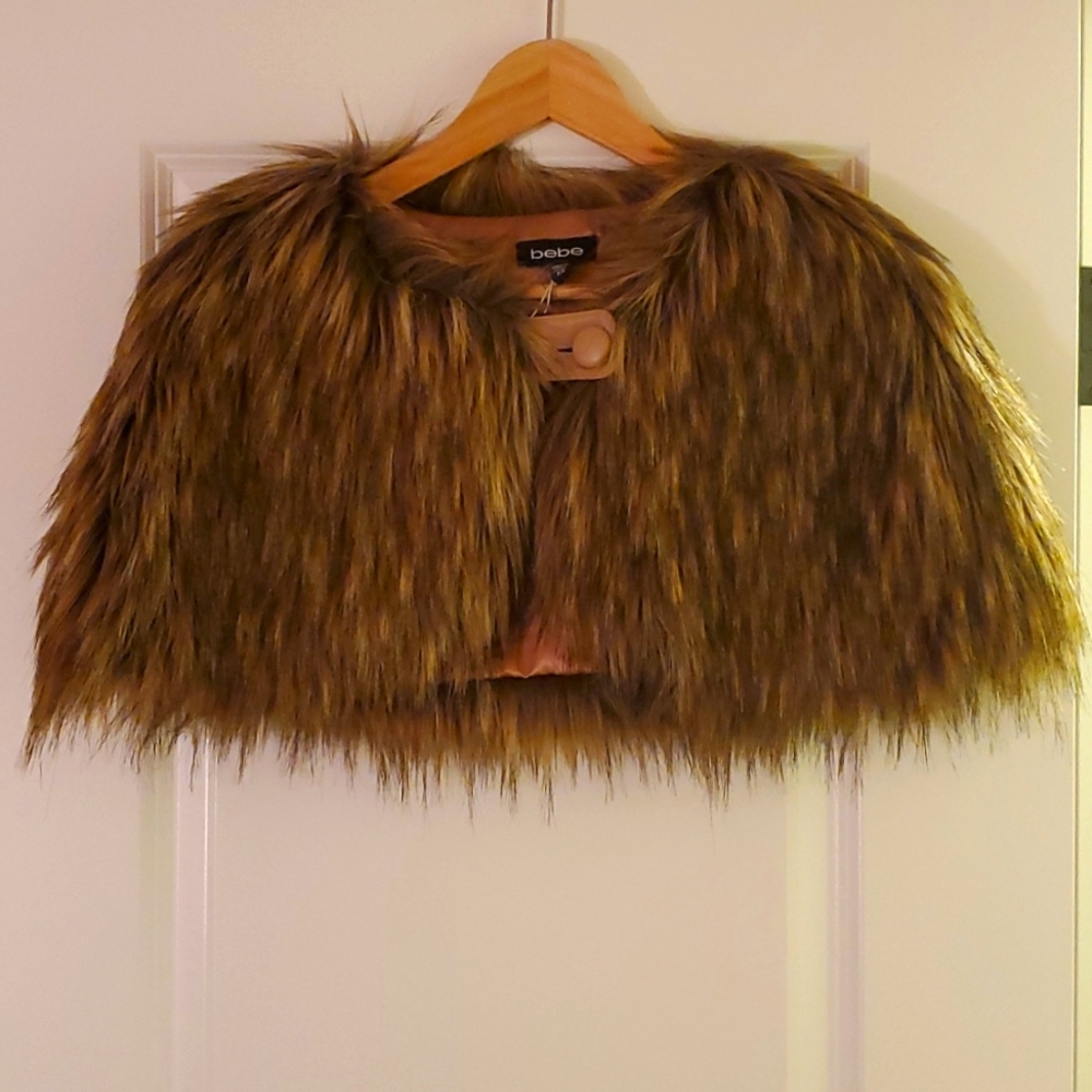 NWT Bebe long hair faux fur capelet